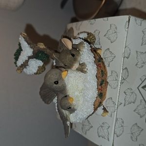 Charming Tails "NESTLED IN FOR THE HOLIDAYS" New- NEVER Used!